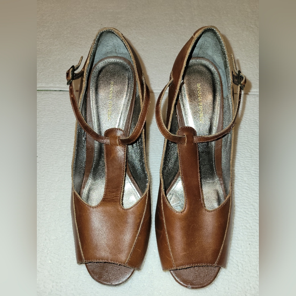 Banana Republic 8.5 Leather Ankle Strap Thick High Heel Shoe